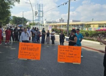 Tarjetas de Broxel, sin fondos; trabajadores afectados se manifiestan por incumplimiento
