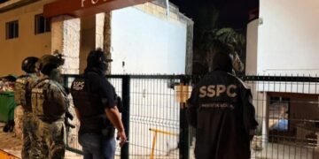 Ejecutan cateos simultáneos en residenciales de lujo y marinas de Cancún e Isla Mujeres