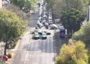 Falta de vales detona bloqueo del ISSSTE y tensión con autoridades