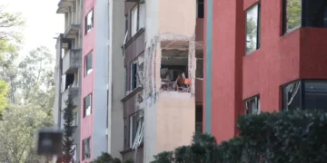 Explosión por acumulación de gas en Ciudad de México deja varios heridos y daños estructurales