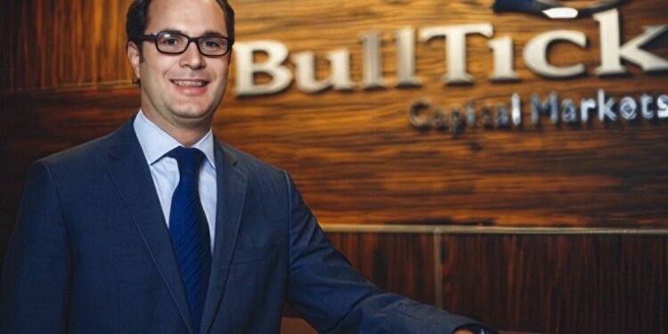 Reviven carpeta contra empresario por sobornos; promueve amparo tras reapertura de investigación