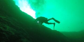 Agujeros azules en la bahía de Chetumal son un imán científico y turístico