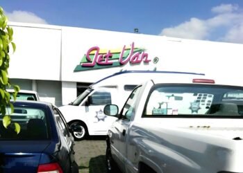 Sin licitación, el Órgano de Administración Judicial compra 571 vehículos a proveedor consentido