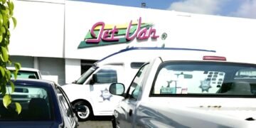 Sin licitación, el Órgano de Administración Judicial compra 571 vehículos a proveedor consentido