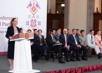 “Los libros de texto no son patrimonio de una persona”: Sheinbaum tras caso Arriaga