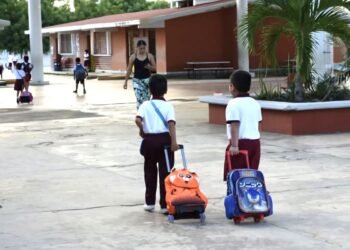 Escuelas laboran con normalidad y reportan niveles mínimos de ausentismo
