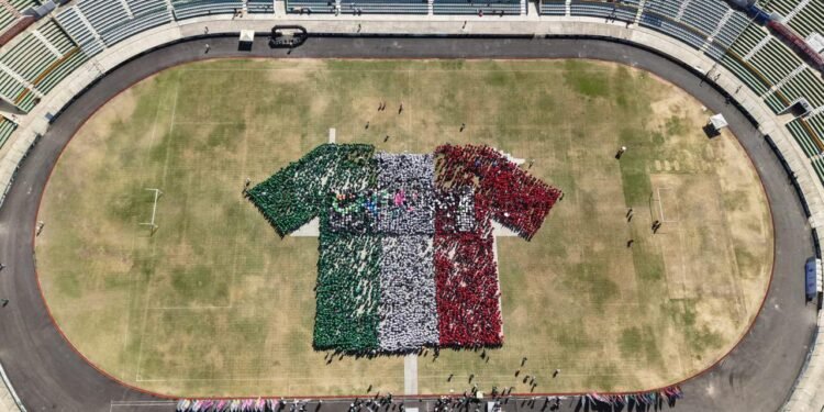 Más de 4 mil personas anotan Récord Guinness para México rumbo al Mundial
