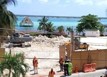 Reanudan militares obras de casa de descanso ubicada en la Laguna de Siete Colores