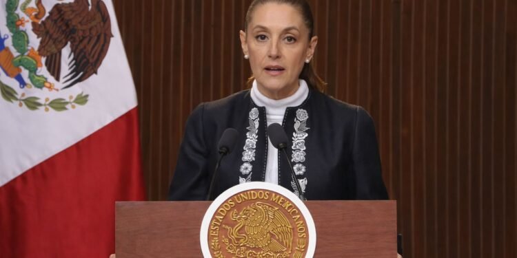 Sheinbaum defiende soberanía nacional en el aniversario de la Constitución