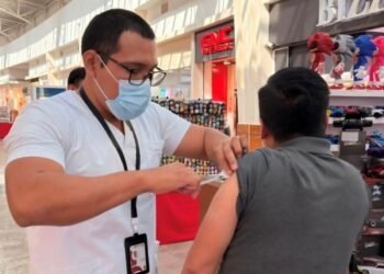 ¿Ya te vacunaste? Sarampión enciende alertas y cientos de chetumaleños abarrotan los módulos