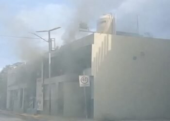 Ataques a comercios y quema de vehículos en Tulum y Playa del Carmen