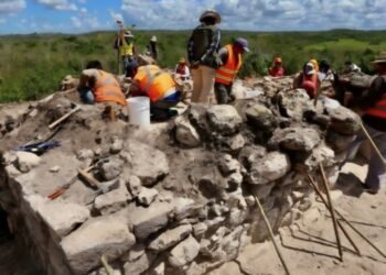 Hallazgos del Tren Maya revelan rutas comerciales y medicamentos extranjeros en Quintana Roo