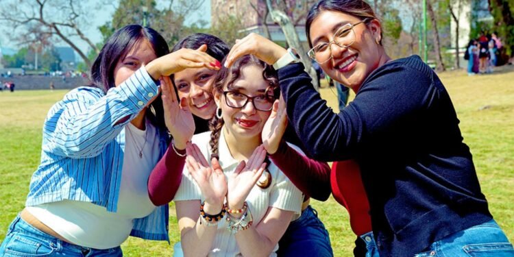 Los amigos verdaderos aportan salud mental no solo likes según la UNAM