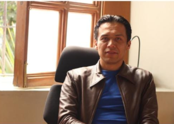 Abandona su trinchera: Marx Arriaga sale de la SEP tras cuatro días encerrado