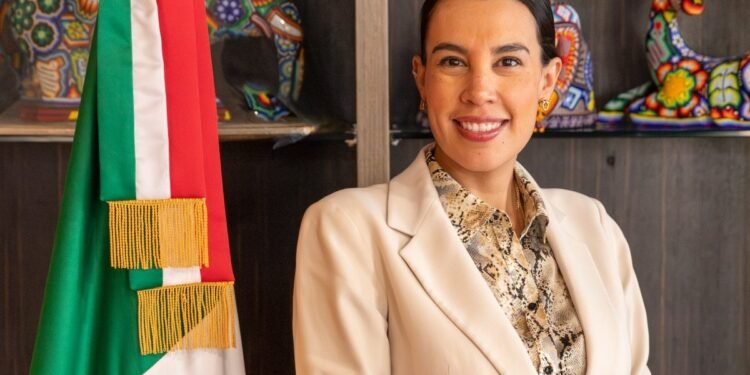 México rompe récord turístico en 2025; lo vistan  98.2 millones de turistas