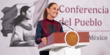 Sheinbaum plantea a Coca-Cola aumentar el uso de azúcar mexicana en sus refrescos