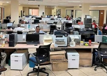 Depuran nómina estatal para fortalecer la administración pública