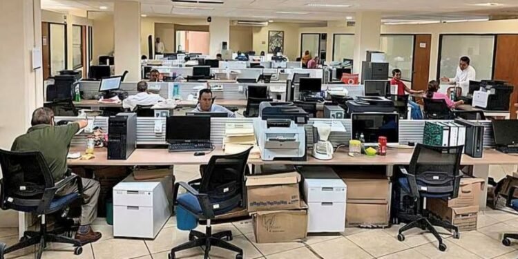 Depuran nómina estatal para fortalecer la administración pública