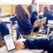Sin distractores en las aulas: el Congreso abre debate para regular uso del celular en escuelas