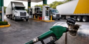 Ponen freno al diésel: acuerdan tope de 28.50 pesos por litro