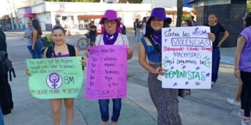 Mujeres marchan en Chetumal y denuncian violencia, acoso laboral y fallas institucionales