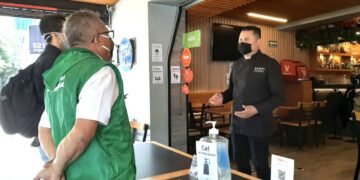 Restaurantes refuerzan medidas sanitarias ante alerta por sarampión