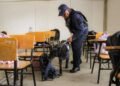 Operativo Mochila podría volver… para toda la escuela; exigen se aplique a alumnos y maestros