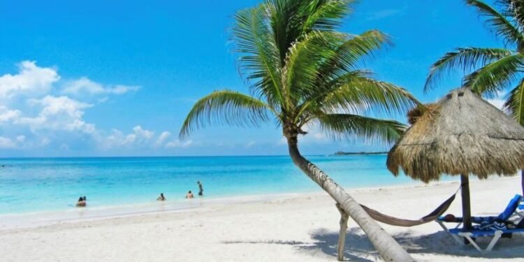 Cofepris garantiza condiciones óptimas en playas de Quintana Roo para Semana Santa