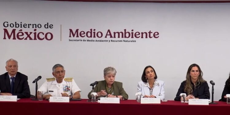 Marina atribuye derrame en el Golfo de México a un vertimiento ilegal y a chapopoteras naturales