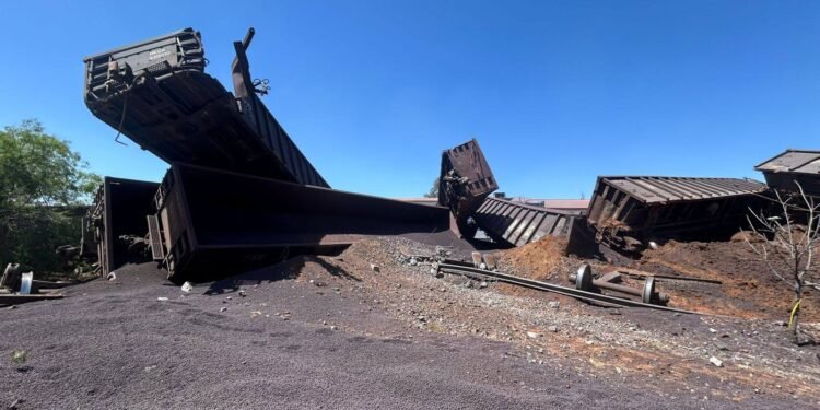 Descarrilamiento de tren en Aguascalientes deja un muerto y siete migrantes heridos
