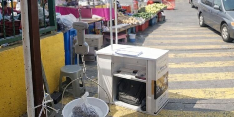 Coloca Profeco básculas en mercados para que consumidores revisen el peso de sus compras