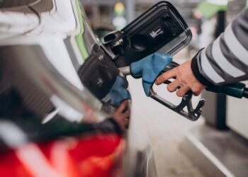 Gasolina en Quintana Roo supera tope federal y registra el precio más alto del país