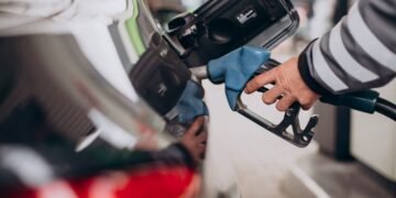 Gasolina en Quintana Roo supera tope federal y registra el precio más alto del país