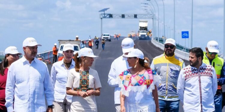 Supervisa Sheinbaum tramo final del puente Nichupté; obra abriría en abril