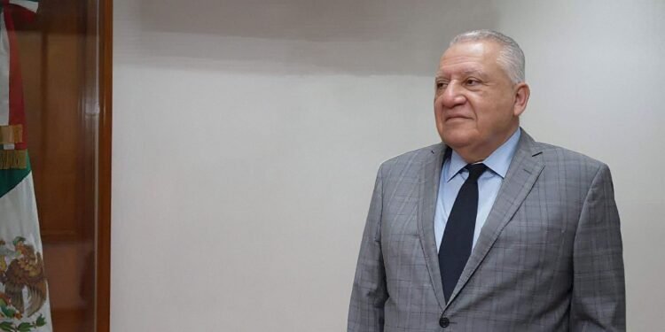 Encuestas ubican a Rafael Marín Mollinedo con crecimiento en preferencias rumbo a 2027