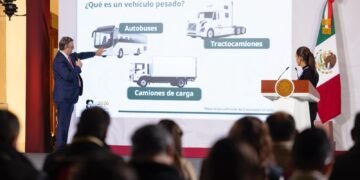 Presentan plan para fortalecer el sector de transporte pesado en México