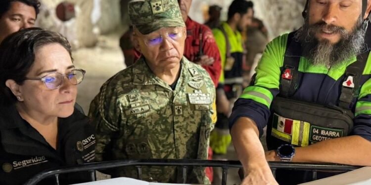 Rescate contra el tiempo en Sinaloa: Francisco Zapata sale con vida de la mina Santa Fe