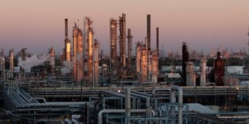 Derrame en muelle de Deer Park bajo control; limpieza concluirá en 48 horas, asegura Pemex