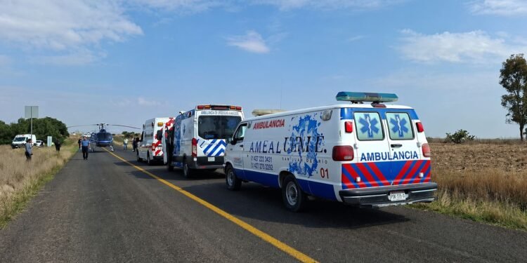 Golpe en carretera de Querétaro: 9 fallecidos tras choque de autobús en Amealco