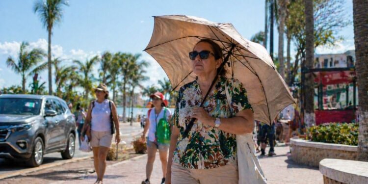 Quintana Roo entra a días críticos por calor: termómetros alcanzarán hasta 45 °C