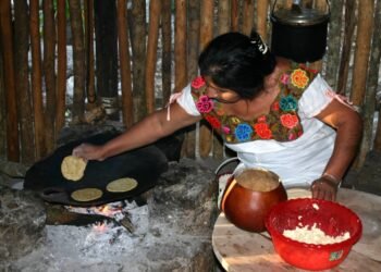 Llaman a comunidades mayas a blindar su cultura frente a la explotación turística