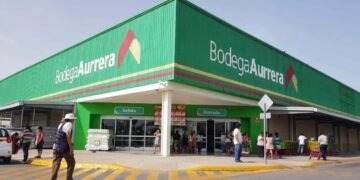 Acusan acto de discriminación contra joven con discapacidad visual en supermercado