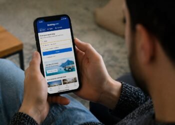 ¿Vas a viajar? Expertos dan recomendaciones tras hackeo en Booking.com