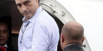 Denuncian monopolio de combustibles con sobreprecios de hasta $1.60 por litro