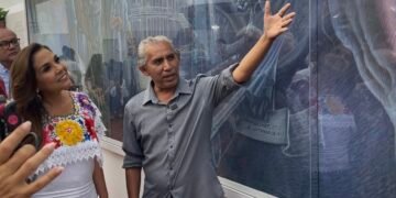 Presentan mural móvil que resume la historia de Chetumal en siete metros de arte