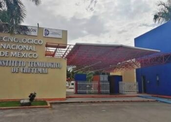 Avanza instalación de reductores de velocidad frente al Tecnológico en Chetumal