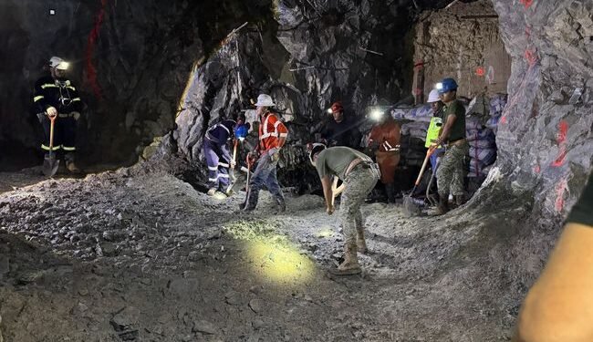 Localizan sin vida a trabajador atrapado en la mina Santa Fe; sigue búsqueda de último minero