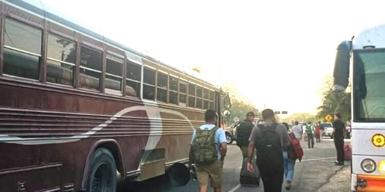 Transportistas en Belice se van a huelga por altos precios de combustibles