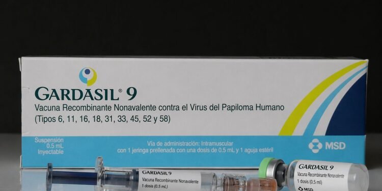 Detectan vacuna falsa contra el VPH; revisa cuál es antes de aplicártela