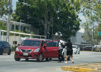 ¡Ni la placa lo salvó! Ministerial protagoniza escándalo en la calle y termina arrestado